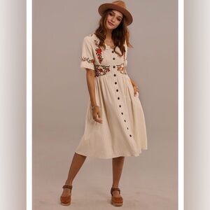 Retro Stage NEW embroidered dress Medium cotton Cottagecore Folk